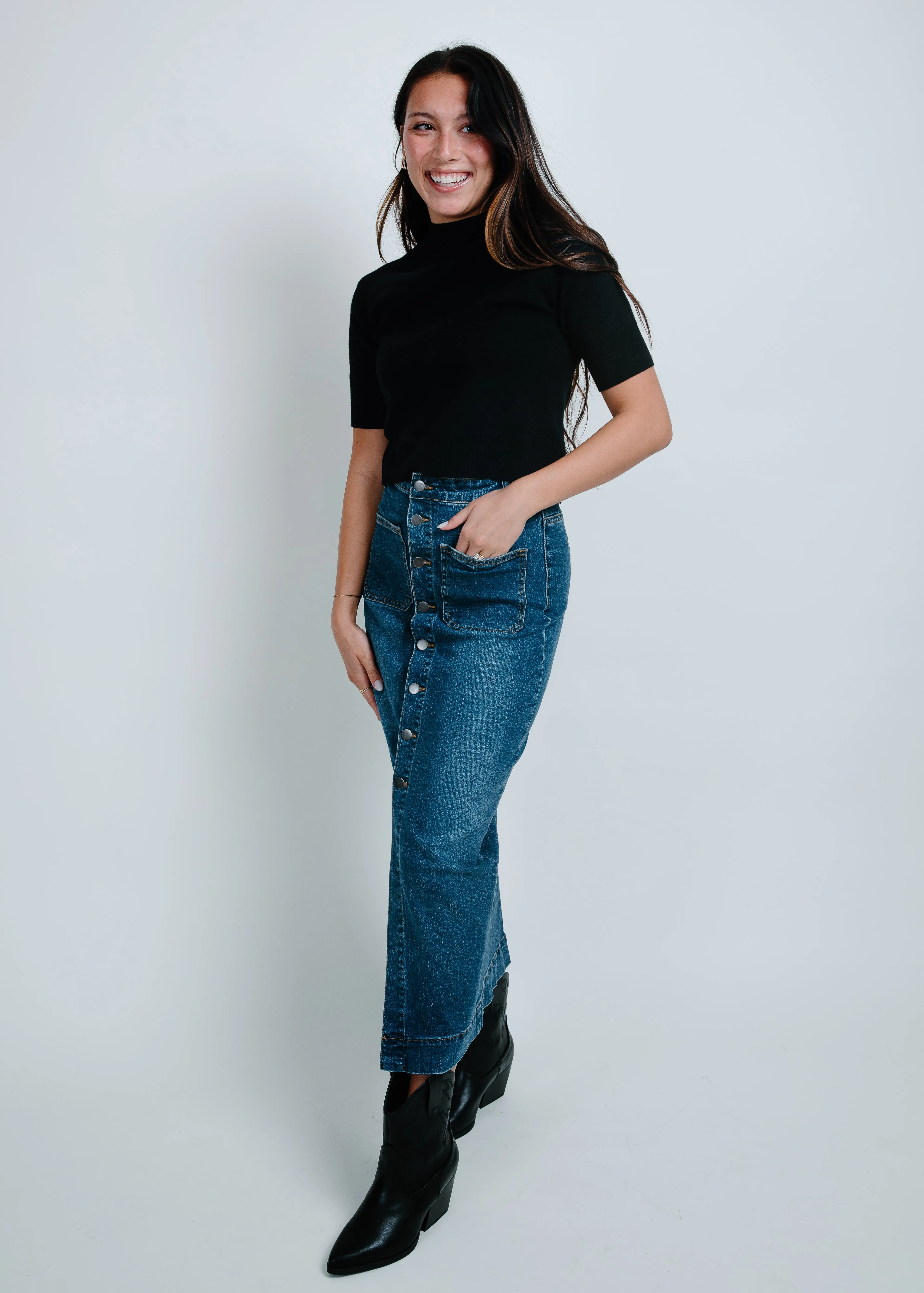 Molly Short Sleeve Sweater - Black